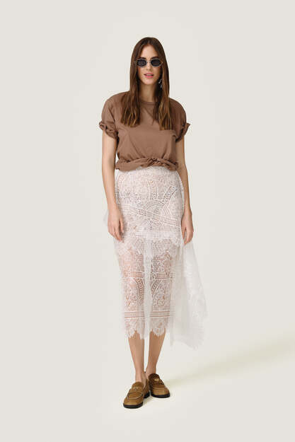 T-shirt featuring a discreet wire inserted into the hem - SS26